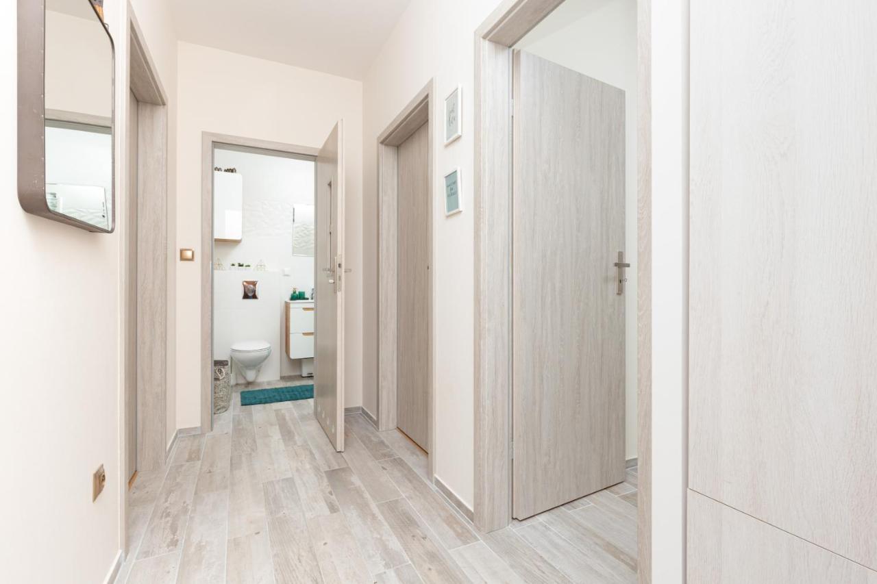 City Center Apartment Elektoralna By Noclegi Renters Varşova Dış mekan fotoğraf