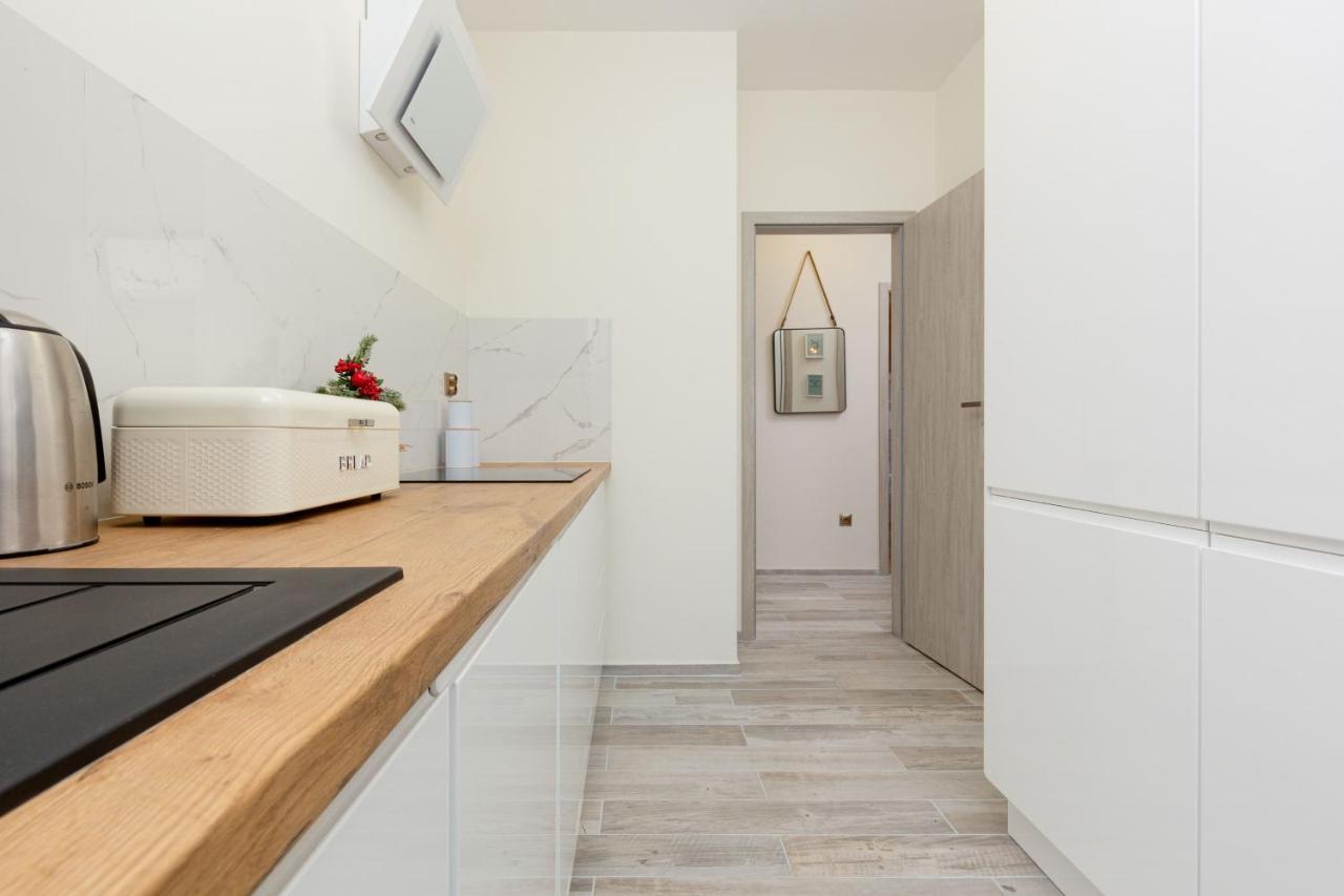 City Center Apartment Elektoralna By Noclegi Renters Varşova Dış mekan fotoğraf