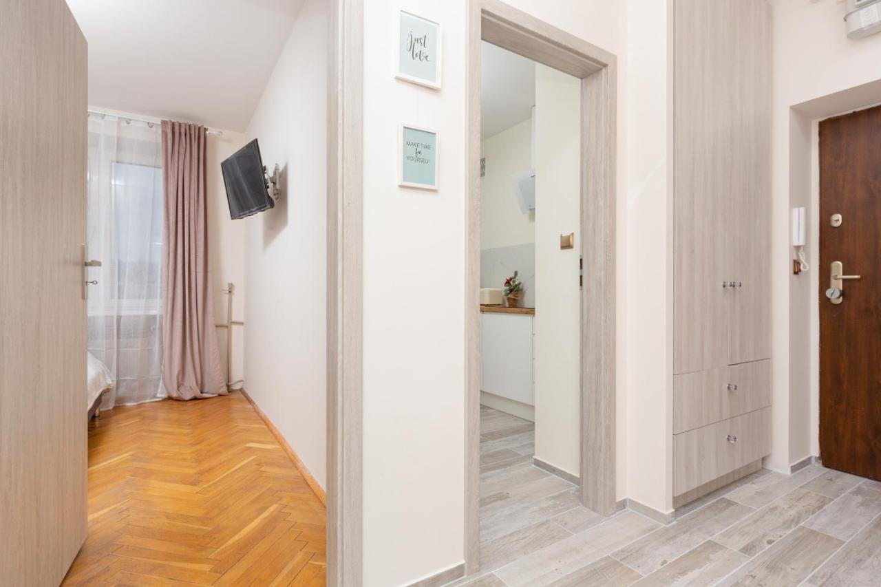 City Center Apartment Elektoralna By Noclegi Renters Varşova Dış mekan fotoğraf
